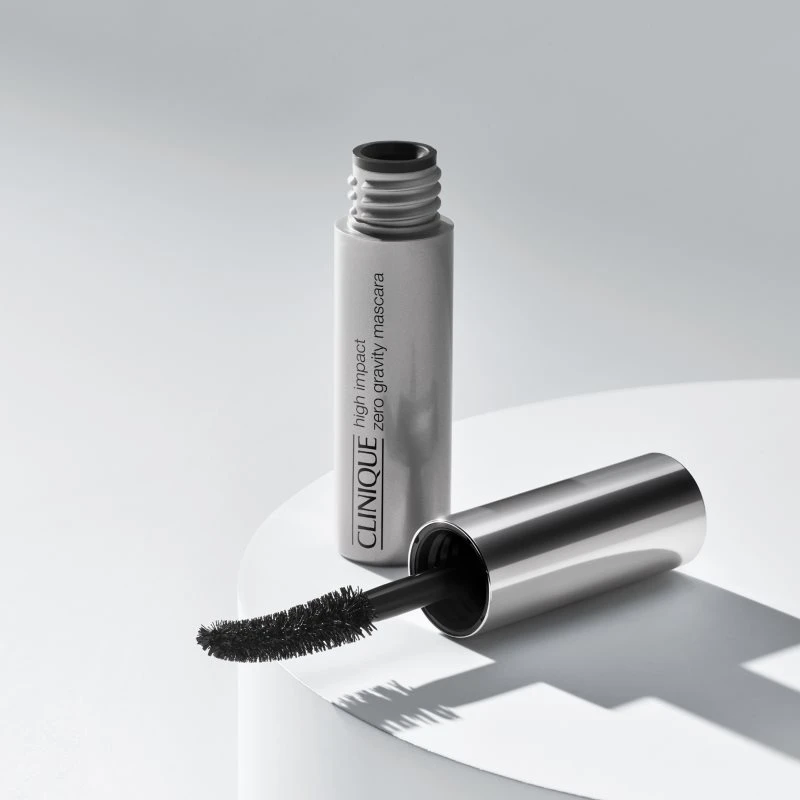 Clinique High Impact™ Zero Gravity Mascara 4 Clinique High Impact™ Zero Gravity Mascara – Image 2