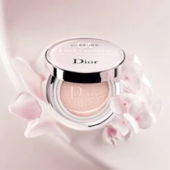 DIOR Capture Dreamskin Moist & Perfect Cushion 7 DIOR Capture Dreamskin Moist & Perfect Cushion -Estée Lauder Boutique dior capture dreamskin moist perfect cushion moist perfect cushion spf 50 pa 2