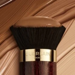 Alternative view of GUERLAIN Terracotta Le Teint Kabuki Brush