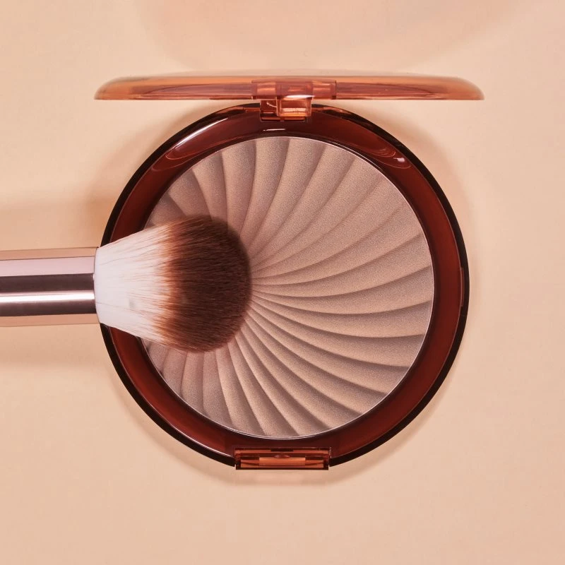 IsaDora Bronzing Powder 6 IsaDora Bronzing Powder – Image 4