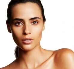 MAC Cosmetics Fix+ Magic Radiance -Estée Lauder Boutique mac cosmetics fix magic radiance brume fixante maquillage pour une peau lumineuse 2