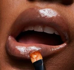 MAC Cosmetics Lipglass Clear 10 MAC Cosmetics Lipglass Clear -Estée Lauder Boutique mac cosmetics lipglass clear brillant a levres 3