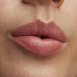 MAC Cosmetics Lustreglass Sheer-Shine Lipstick 11 MAC Cosmetics Lustreglass Sheer-Shine Lipstick -Estée Lauder Boutique mac cosmetics lustreglass sheer shine lipstick rouge a levres brillant 4