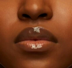 MAC Cosmetics Squirt Plumping Gloss Stick 14 MAC Cosmetics Squirt Plumping Gloss Stick -Estée Lauder Boutique mac cosmetics squirt plumping gloss stick brillant a levres en stick 4