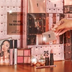 Makeup Revolution Advent Calendar You Are The Revolution 11 Makeup Revolution Advent Calendar You Are The Revolution -Estée Lauder Boutique makeup revolution advent calendar you are the revolution calendrier de lavent 4