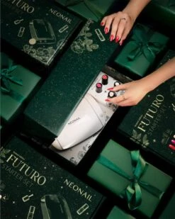 NEONAIL Futuro Starter Set 12 NEONAIL Futuro Starter Set -Estée Lauder Boutique neonail futuro starter set kit manucure parfaite 3