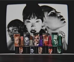 Smashbox Halloween Horror Collection Be Legendary Prime & Plush Lipstick 15 Smashbox Halloween Horror Collection Be Legendary Prime & Plush Lipstick -Estée Lauder Boutique smashbox halloween horror collection be legendary prime plush lipstick rouge a levres cremeux 6