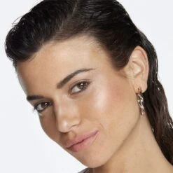 Smashbox X Becca Shimmering Skin Perfector Pressed Highlighter Mini 9 Smashbox X Becca Shimmering Skin Perfector Pressed Highlighter Mini -Estée Lauder Boutique smashbox x becca shimmering skin perfector pressed highlighter mini enlumineur 3