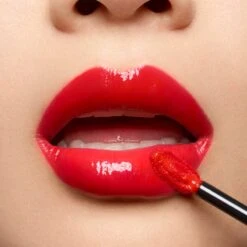 Yves Saint Laurent Vernis À Lèvres Water Stain 9 Yves Saint Laurent Vernis À Lèvres Water Stain -Estée Lauder Boutique yves saint laurent vernis a levres water stain rouge a levres liquide longue tenue qui procure hydratation et brillance 1