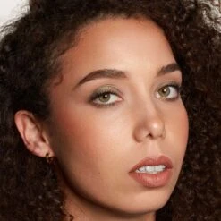 ZOEVA Eye Swipe 7 ZOEVA Eye Swipe -Estée Lauder Boutique zoeva eye swipe fard a paupieres et eyeliner 2 en 1 2