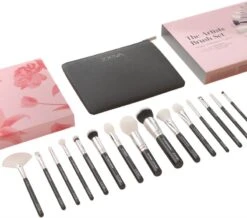 ZOEVA The Artists Brush Set 7 ZOEVA The Artists Brush Set -Estée Lauder Boutique zoeva the artists brush set kit de pinceaux avec pochette 2
